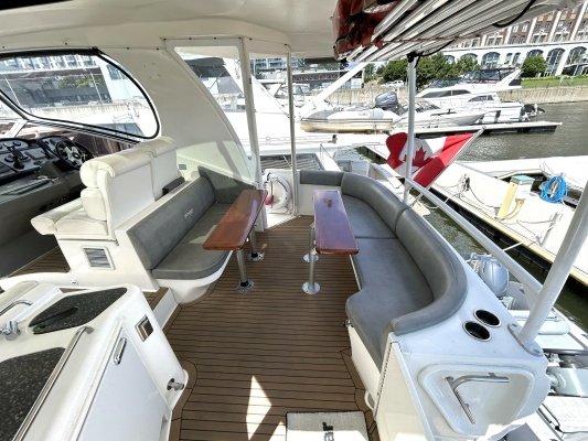 2007Cruisers Yachts 48 ft 455  Express Motoryacht