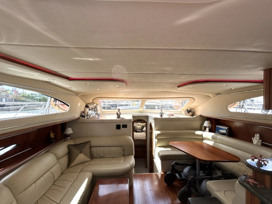 2007Cruisers Yachts 48 ft 455  Express Motoryacht