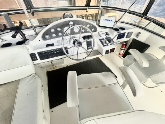 35ft Bayliner Yacht For Sale