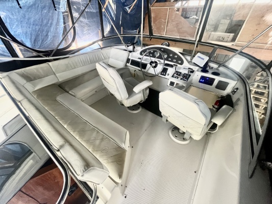 35ft Bayliner Yacht For Sale