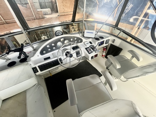 35ft Bayliner Yacht For Sale