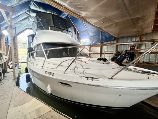 35ft Bayliner Yacht For Sale