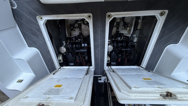 36ft Bayliner Yacht For Sale