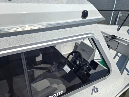 24ft KingFisher Yacht For Sale