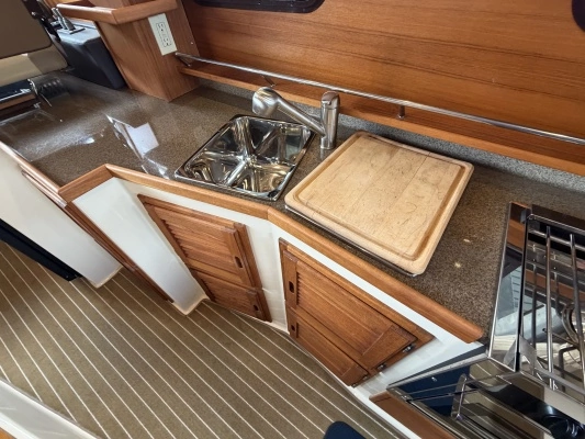Ranger Tugs R-31 CB Yacht For Sale