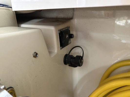 Ranger Tugs R-31 CB Yacht For Sale