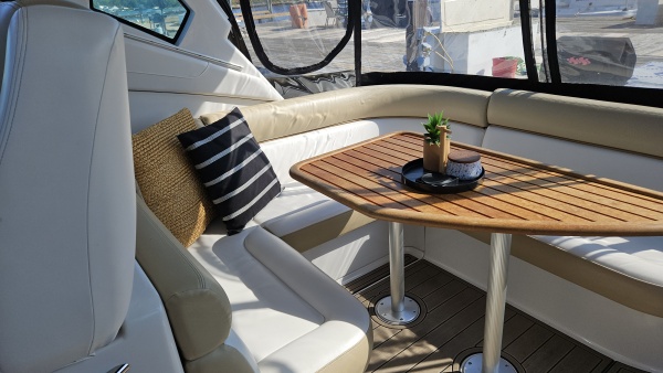 35ft Four Winns Yacht For Sale