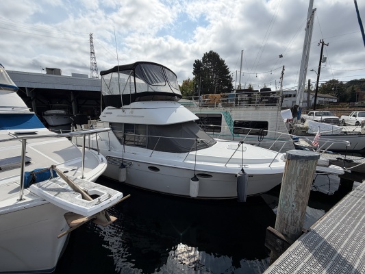 32ft Carver Yacht For Sale