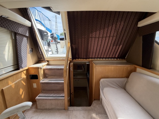 32ft Carver Yacht For Sale