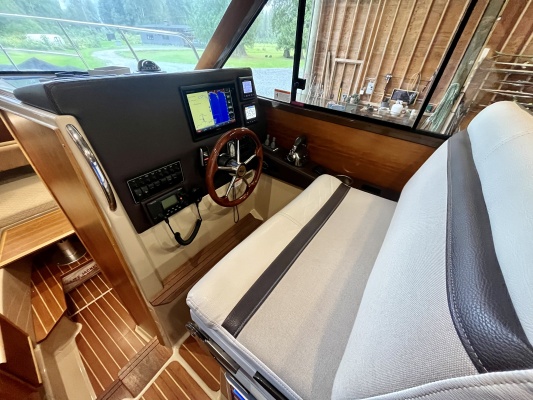 28ft Cutwater Yacht For Sale