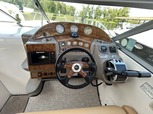 32ft Rinker Yacht For Sale