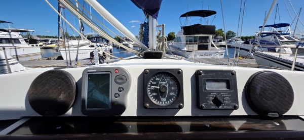 37ft Hunter Yacht For Sale