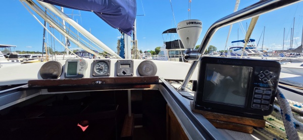 37ft Hunter Yacht For Sale
