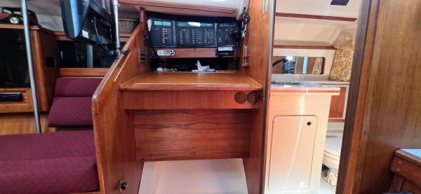 37ft Hunter Yacht For Sale