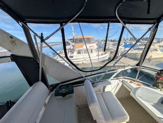 32ft Carver Yacht For Sale