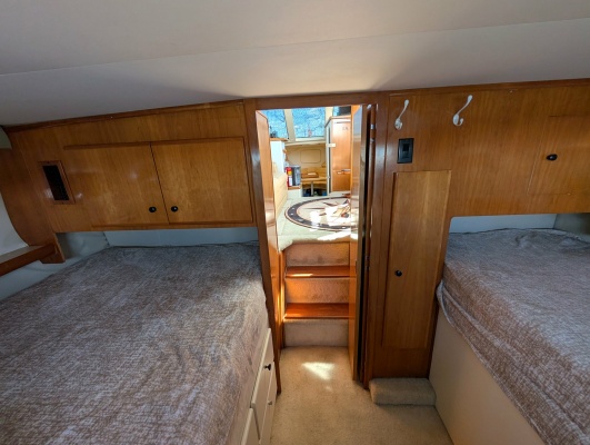 32ft Carver Yacht For Sale