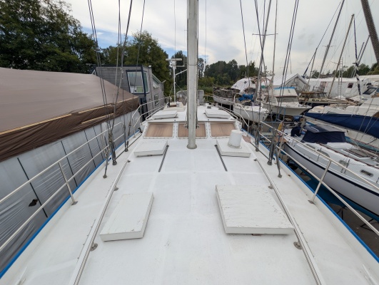 48ft Bruce Roberts Yacht For Sale