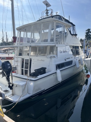 39ft Carver Yacht For Sale