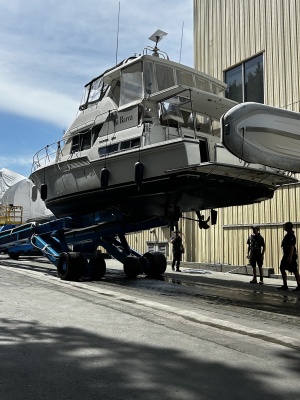 39ft Carver Yacht For Sale