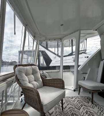 39ft Carver Yacht For Sale