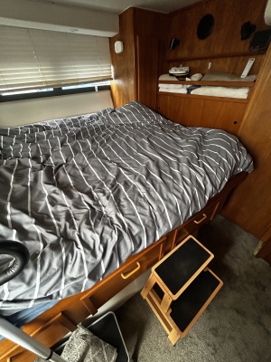 39ft Carver Yacht For Sale