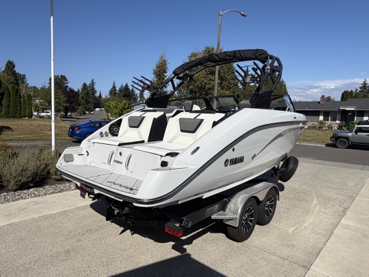 2023 Yamaha Boats 222xe