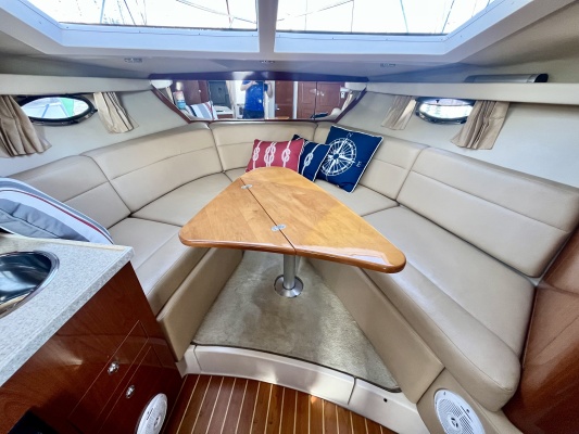 30ft Regal Yacht For Sale