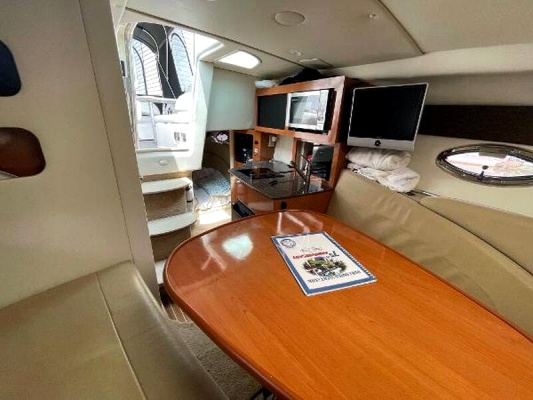 27ft Maxum Yacht For Sale