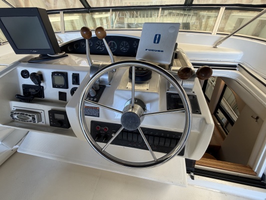 52ft Bayliner Yacht For Sale