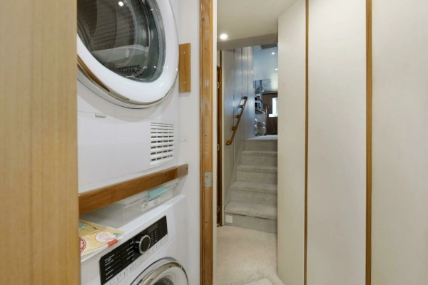 2007 Viking 64