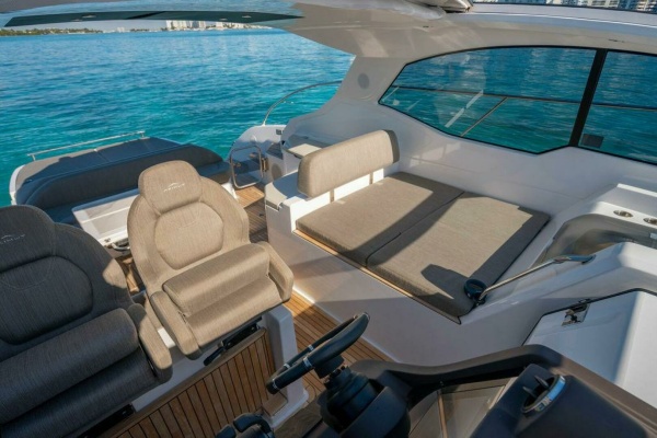 Relax Josephine 45ft Azimut Yacht For Sale