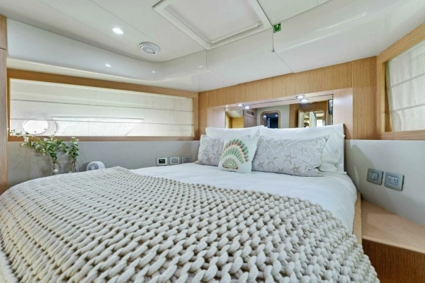2013 Ferretti Yachts 62