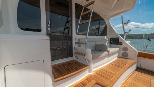 Fish Tank 64ft Viking Yacht For Sale