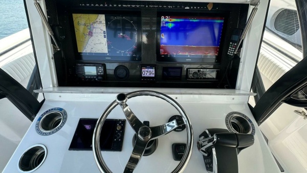 CHIRON39 39ft SeaHunter Yacht For Sale