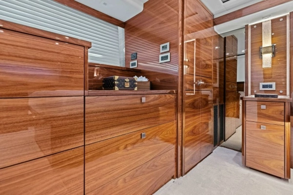 2026 Viking 82