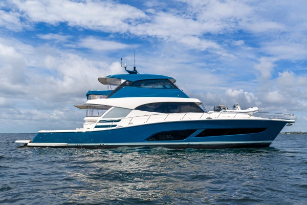 2025 Riviera 72