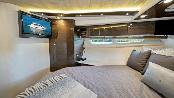 2019 Cruisers Yachts 45