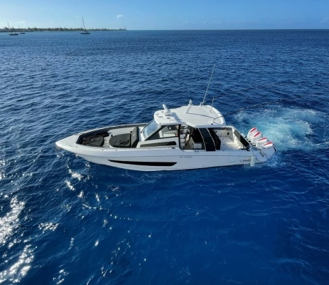 42-ft-Boston Whaler-2021-420 Outrage-BFT West Palm Beach Florida United States  yacht for sale