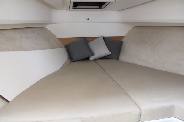 30ft Nimbus Yacht For Sale