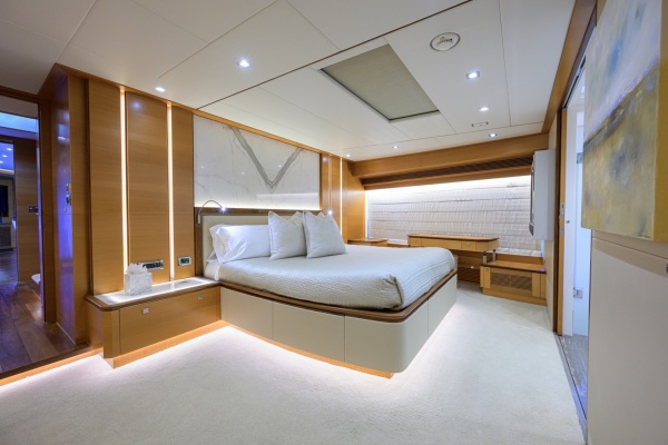 Midnight Moon 85ft Horizon Yacht For Sale