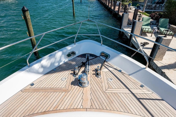 2000 Princess 72