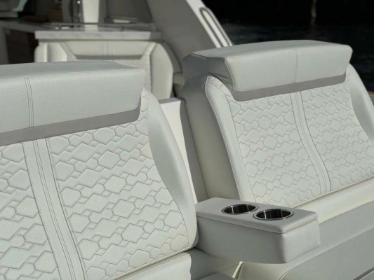 2022 Tiara Yachts 43