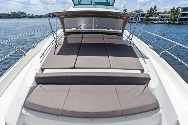 2018 Prestige 68