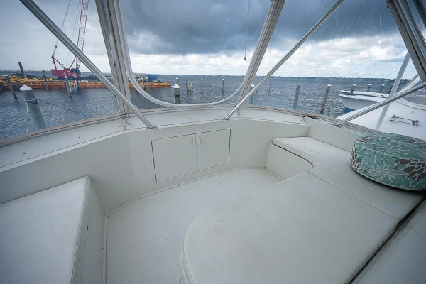 1998 Viking 47