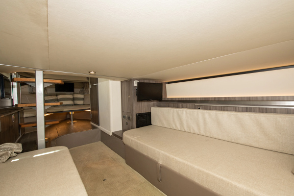32ft Sea Ray Yacht For Sale