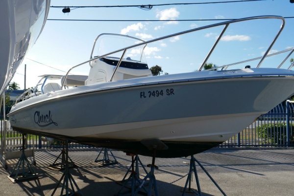 21ft Boston Whaler Yacht For Sale