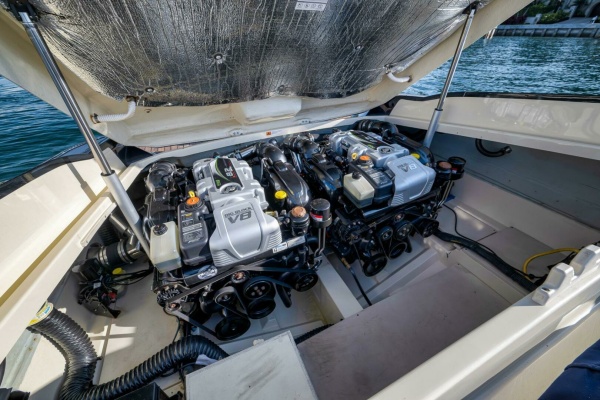 2LW 34ft Chris Craft Yacht For Sale