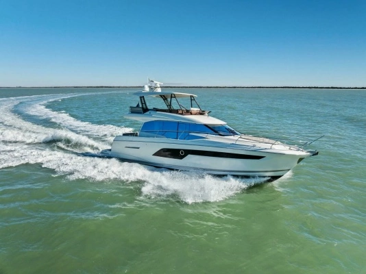 2022 Prestige 52