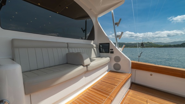 Fish Tank 64ft Viking Yacht For Sale