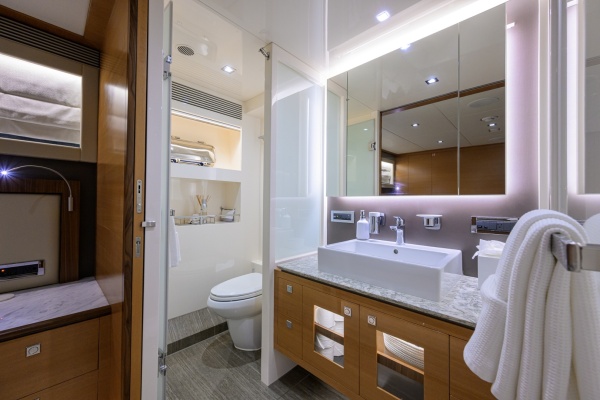 Midnight Moon 85ft Horizon Yacht For Sale